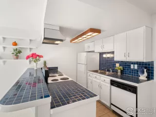 Photo #2: 1046937 Listing