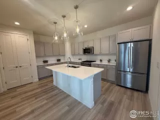 Photo #5: 1046941 Listing