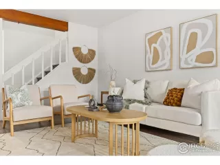 Photo #6: 1046948 Listing