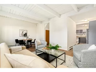 Photo #2: 1046954 Listing