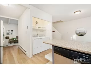 Photo #5: 1046954 Listing