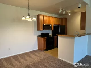 Photo #6: 1046980 Listing