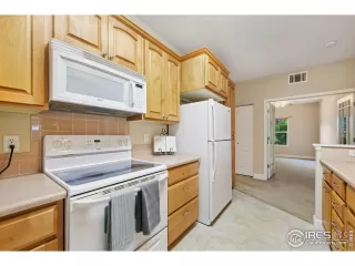 Photo #5: 1046997 Listing