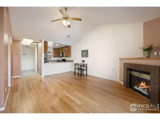 Photo #5: 1047047 Listing