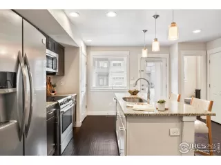 Photo #6: 1047063 Listing 