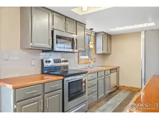 Photo #5: 1047087 Listing