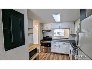 Photo #4: 1047100 Listing