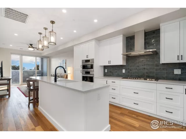 MLS: 1047110 Condo For Sale