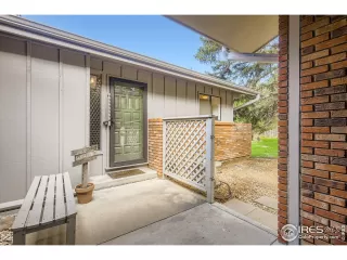 Photo #4: 1047304 Listing