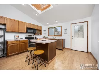 Photo #3: 1047313 Listing