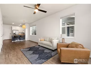 Photo #2: 1047324 Listing