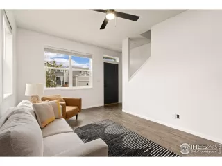 Photo #3: 1047324 Listing