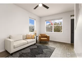 Photo #4: 1047324 Listing