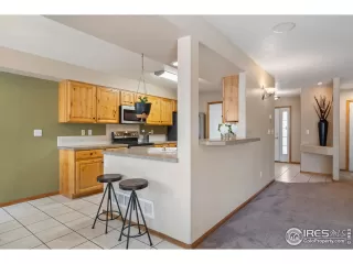 Photo #6: 1047339 Listing