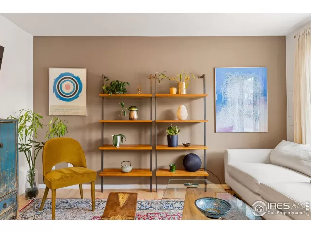 MLS: 1047353 Condo For Sale