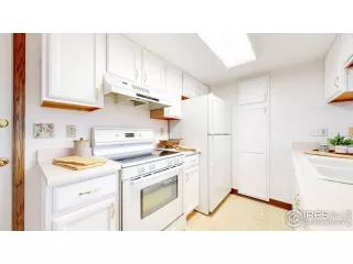 Photo #4: 1047359 Listing