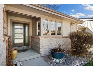 Photo #2: 1047386 Listing