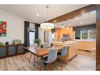 Photo #5: 1047386 Listing