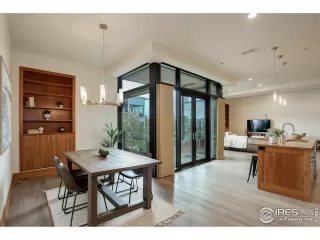 Photo #2: 1047389 Listing