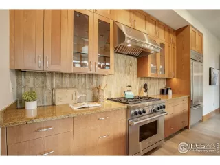 Photo #5: 1047389 Listing