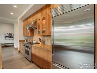 Photo #6: 1047389 Listing