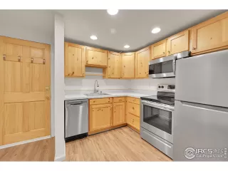 Photo #5: 1047392 Listing