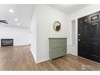 Photo #4: 1047471 Listing