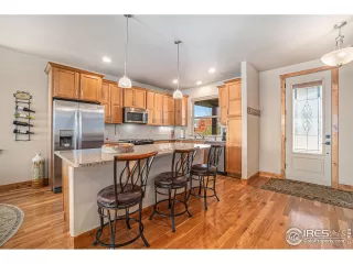 Photo #5: 1047481 Listing