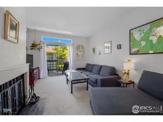 Photo #2: 1047601 Listing