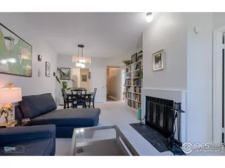 Photo #4: 1047601 Listing