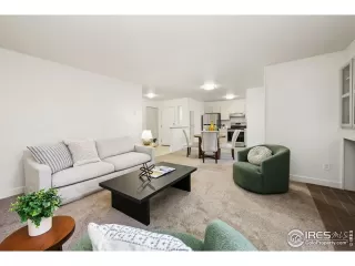 Photo #4: 1047612 Listing