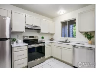 Photo #6: 1047612 Listing