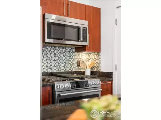 Photo #4: 1047635 Listing 