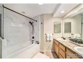 Photo #6: 1047879 Listing