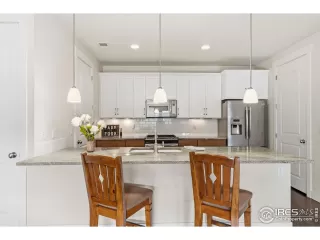 Photo #5: 1047902 Listing 