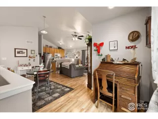 Photo #4: 1047962 Listing