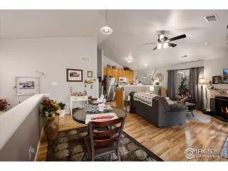 Photo #5: 1047962 Listing