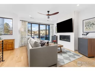 Photo #3: 1048084 Listing 