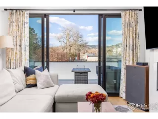 Photo #4: 1048084 Listing 