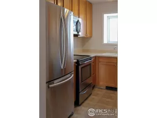 Photo #6: 1048106 Listing