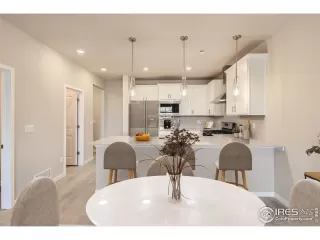 Photo #2: 1048158 Listing 