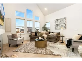 Photo #6: 1048178 Listing