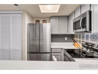 Photo #3: 1048182 Listing