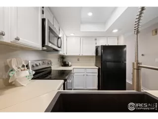 Photo #6: 1048187 Listing