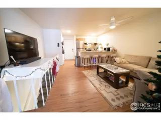 Photo #5: 1048216 Listing