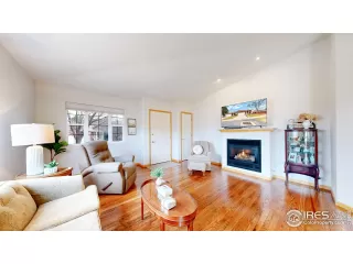 Photo #3: 1048272 Listing