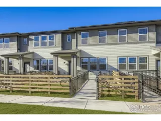 Photo #1: 1048282 Listing