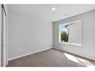 Photo #6: 1048393 Listing