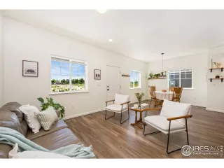 Photo #2: 1048408 Listing