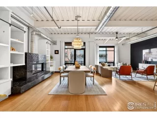 Photo #4: 1048414 Listing